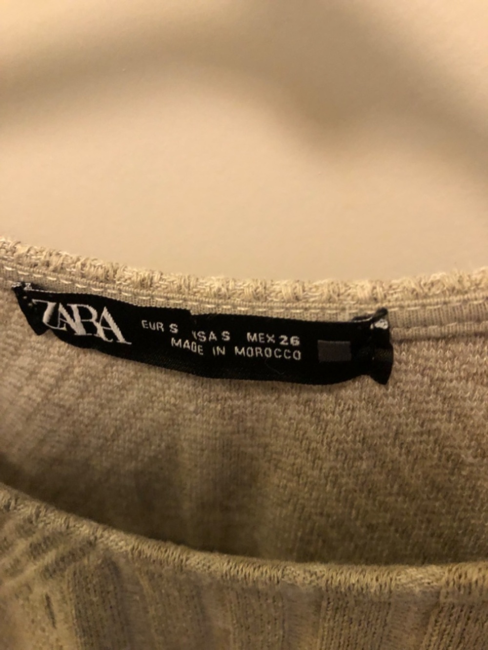 Zara Textured Patchwork ribbed knit top with button detail. Size Small. - Picture 4 of 4